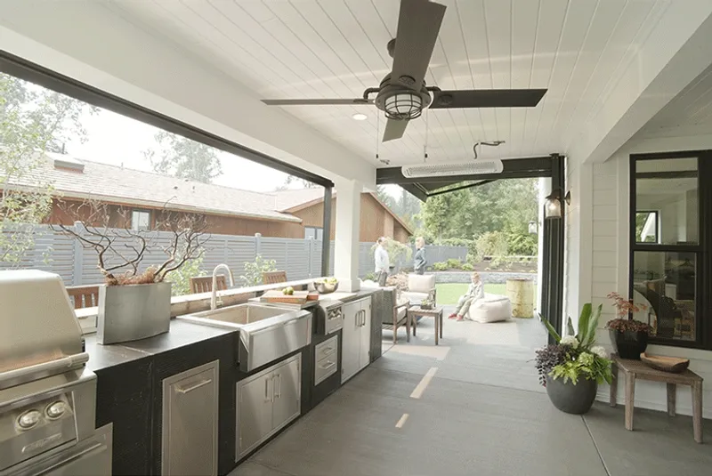 Moustiquaire motorisée, automatisation et confort d'utilisation