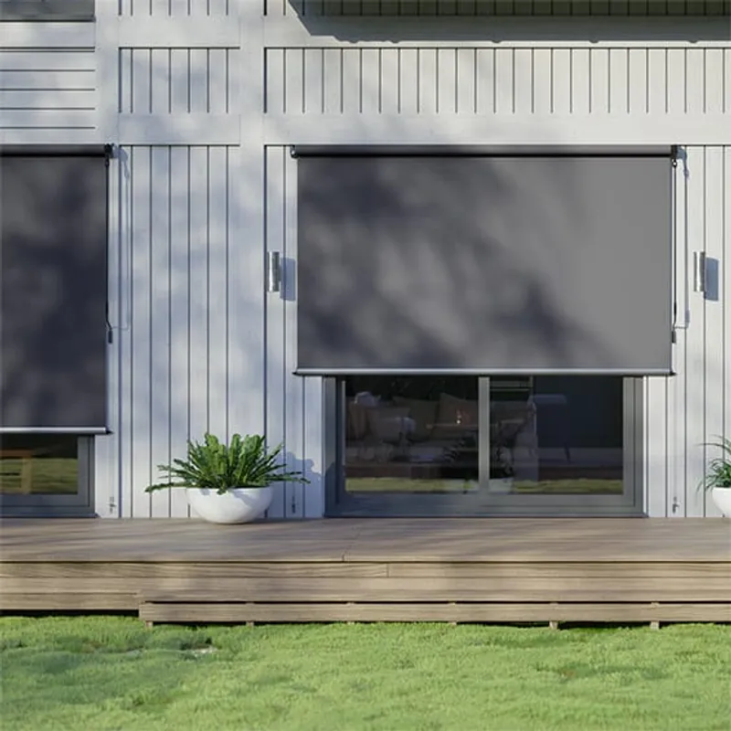 Système de moustiquaire avec guidage par câble