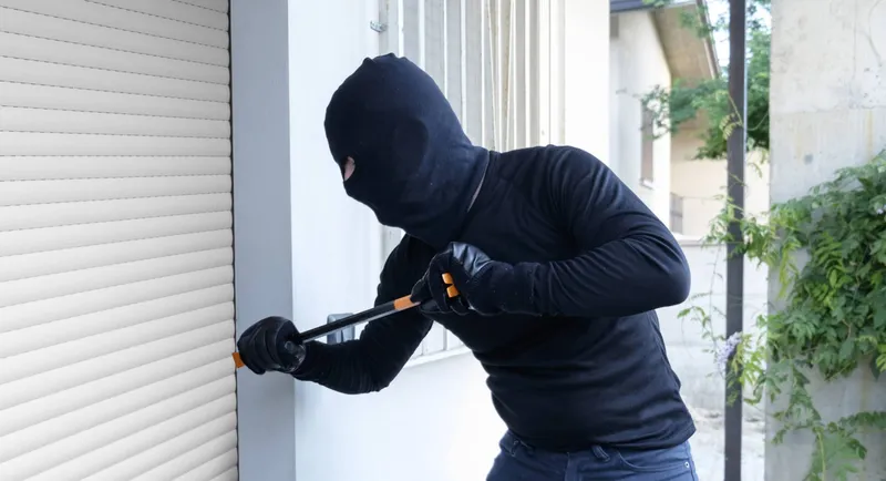 Volet roulant de sécurité empêchant l'effraction, protection contre les intrusions