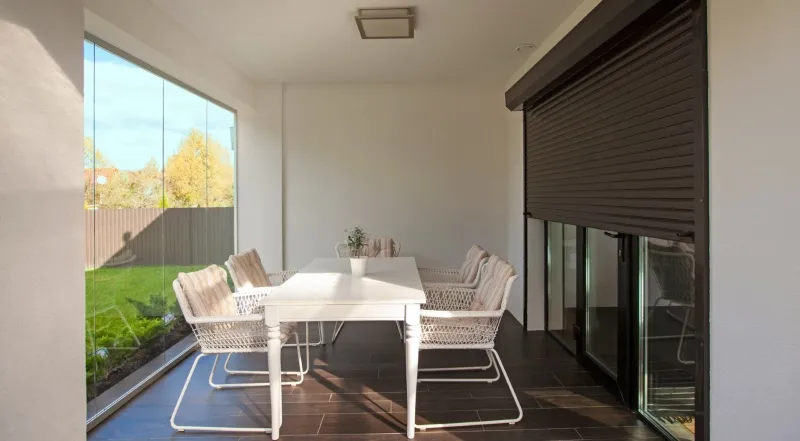 Motorisation compacte pour petites ouvertures, installation et mise à niveau