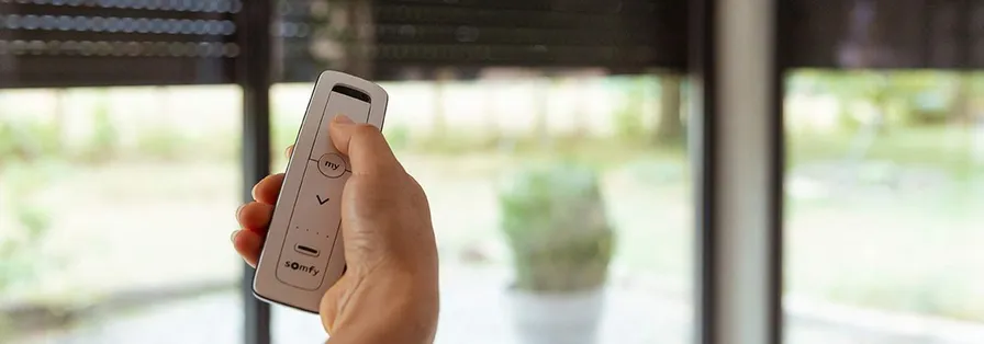 Télécommande Somfy pour volet roulant motorisé, commande simple et fiable