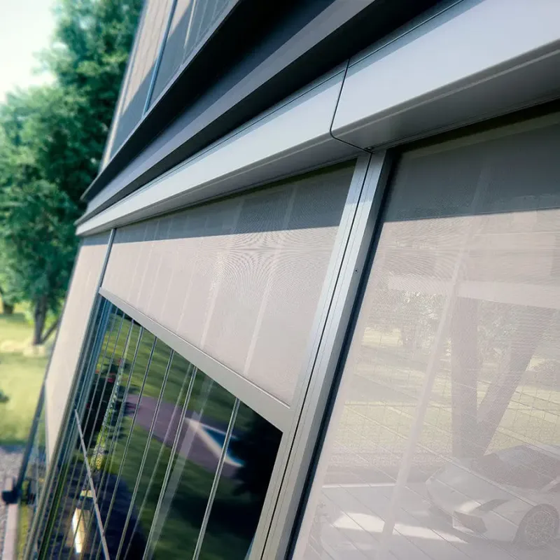 Caisson moderne de toile solaire extérieure, intégration esthétique