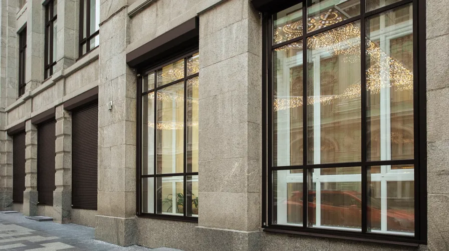 Volet roulant de sécurité pour vitrine commerciale, protection contre l'effraction